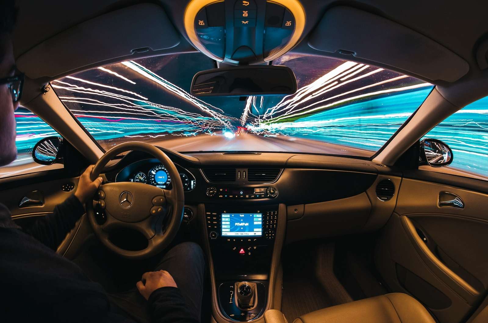 S čím nosiť pánske džínsové kraťasy – 5 návrhov